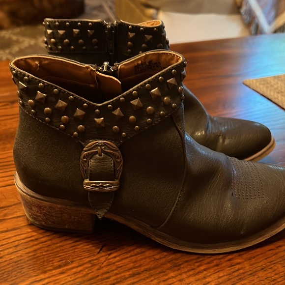 BareTraps Booties - Picture 2 of 9